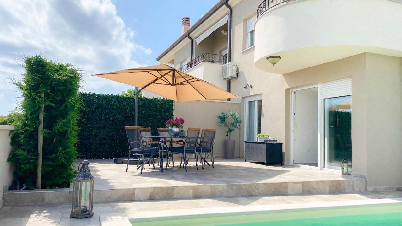 Casa Hana Buzinija Bagian luar foto